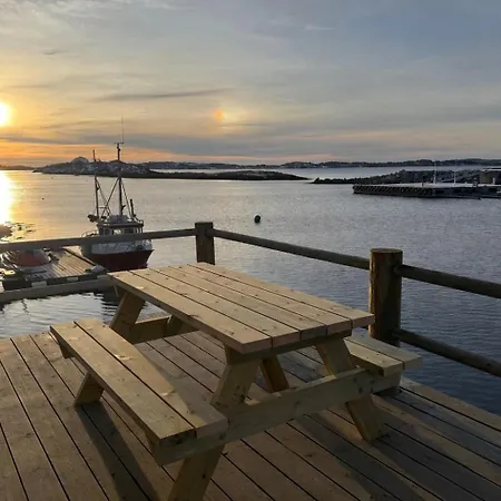 Ny Rorbu Med Fantastisk Havutsikt - Rett Ved Vannet - Inntil 6 Personer Apartment