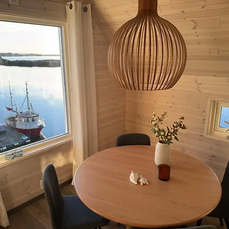 Ny Rorbu Med Fantastisk Havutsikt - Rett Ved Vannet - Inntil 6 Personer Bronnoysund