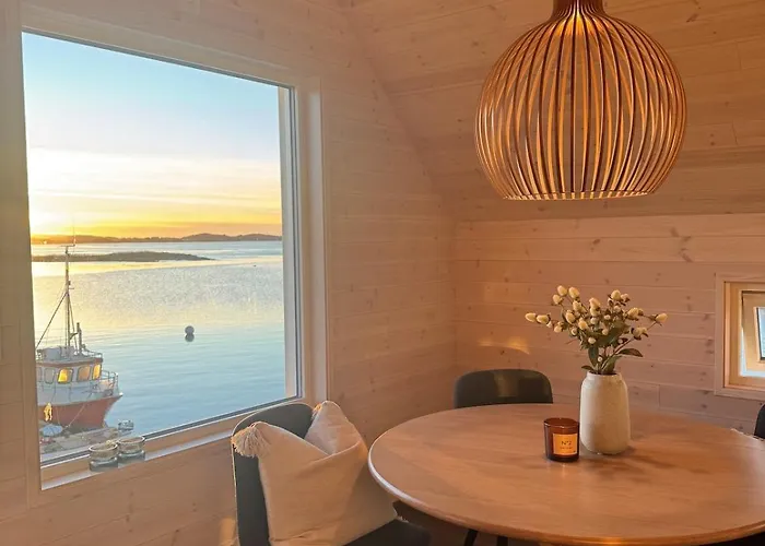 Lägenhet Ny Rorbu Med Fantastisk Havutsikt - Rett Ved Vannet - Inntil 6 Personer
