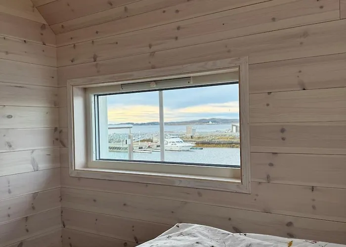 Lägenhet Ny Rorbu Med Fantastisk Havutsikt - Rett Ved Vannet - Inntil 6 Personer *