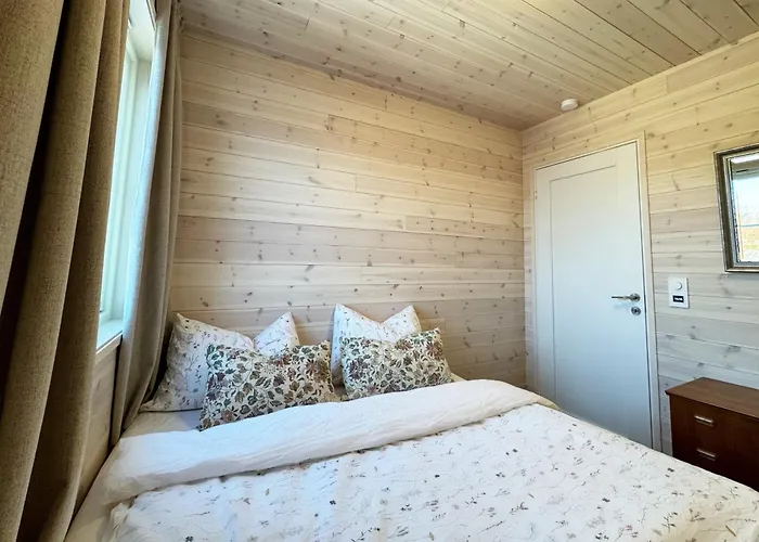 Ny Rorbu Med Fantastisk Havutsikt - Rett Ved Vannet - Inntil 6 Personer Apartamento Bronnoysund